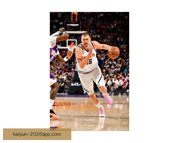 约基奇跳投准绝杀砍下三双助掘金横扫太阳稳居西部前四